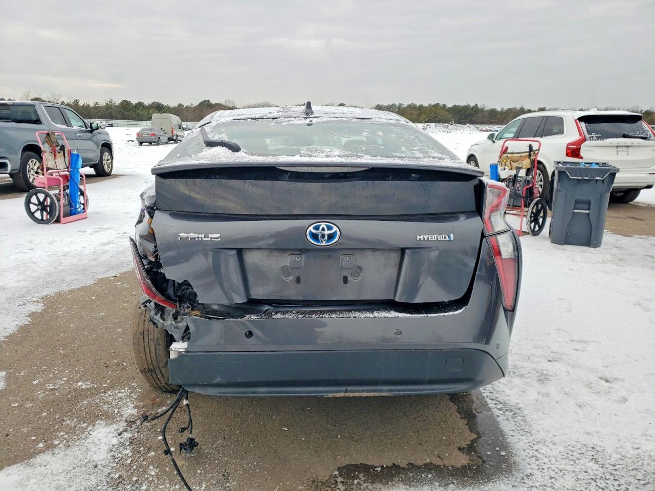 2017 TOYOTA PRIUS photo 6