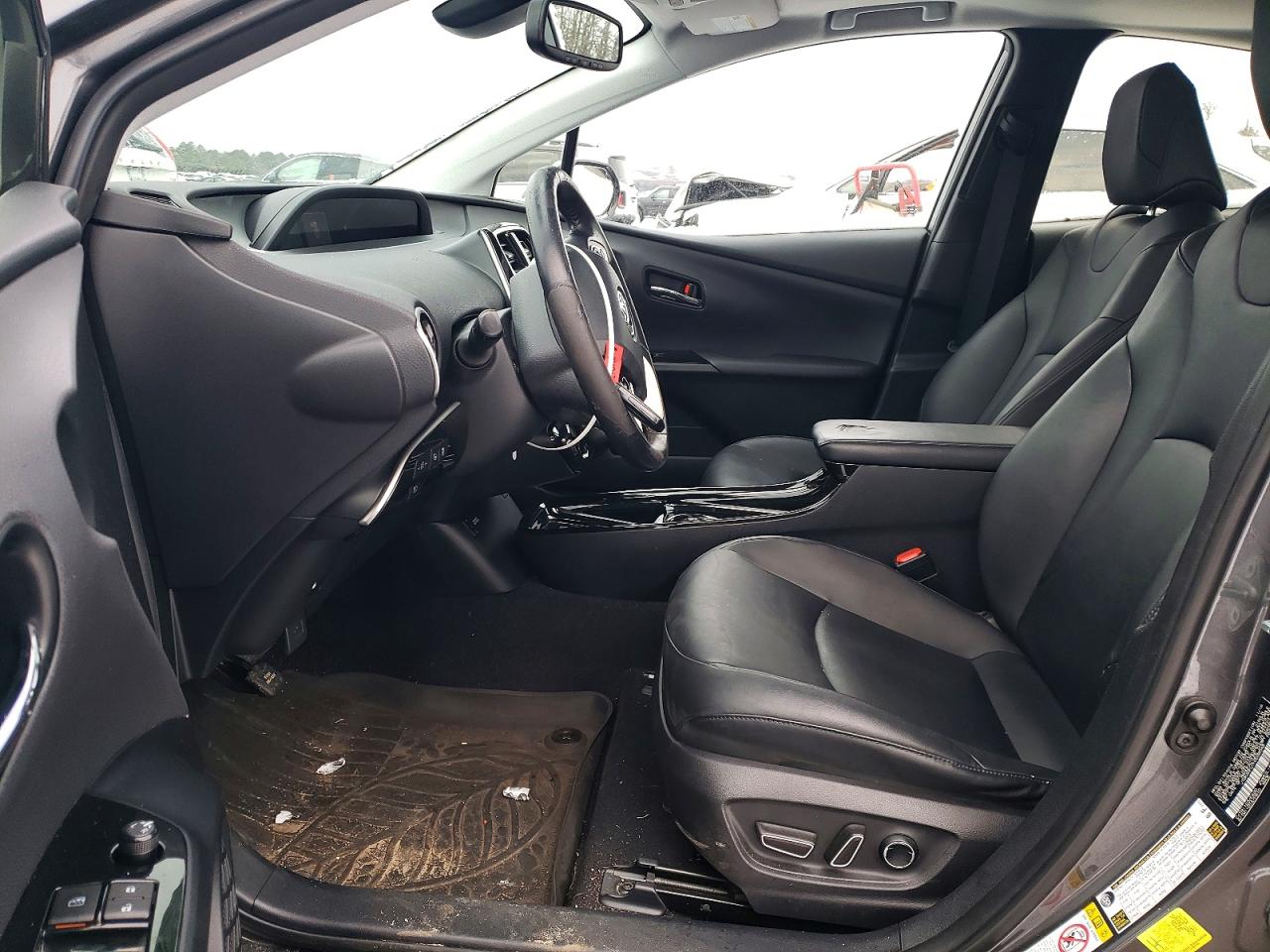 2017 TOYOTA PRIUS photo 7
