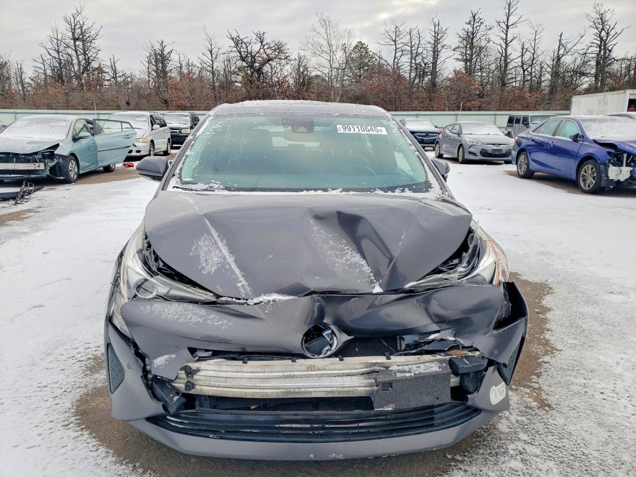 2017 TOYOTA PRIUS photo 5