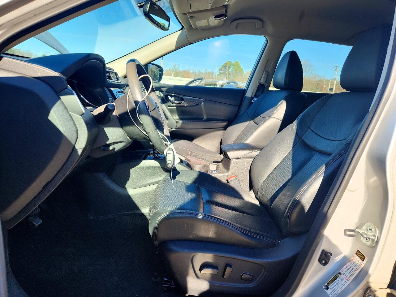 2014 NISSAN ROGUE photo 13