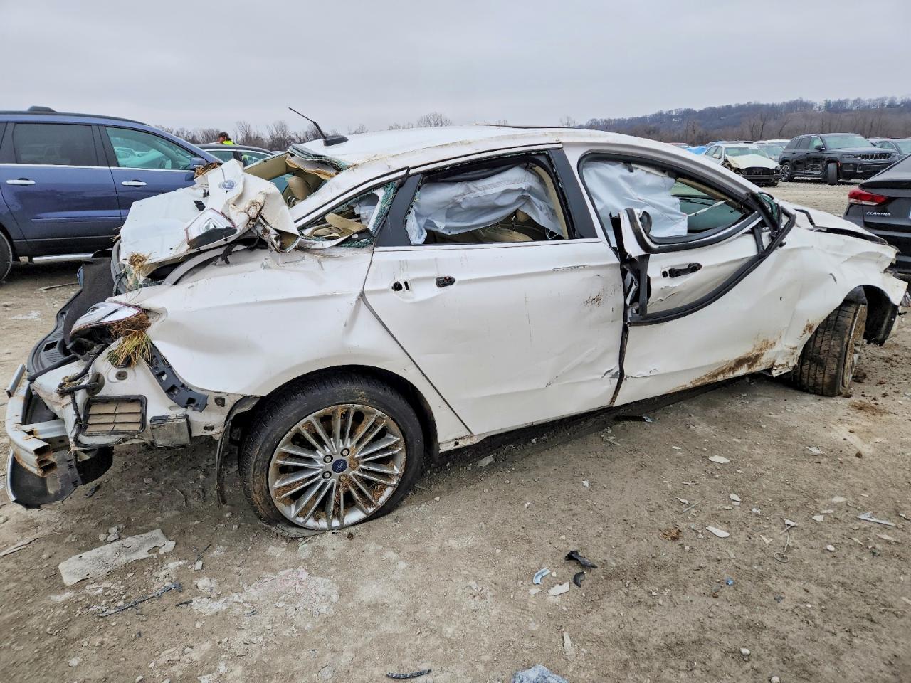 2014 FORD FUSION SE photo 3