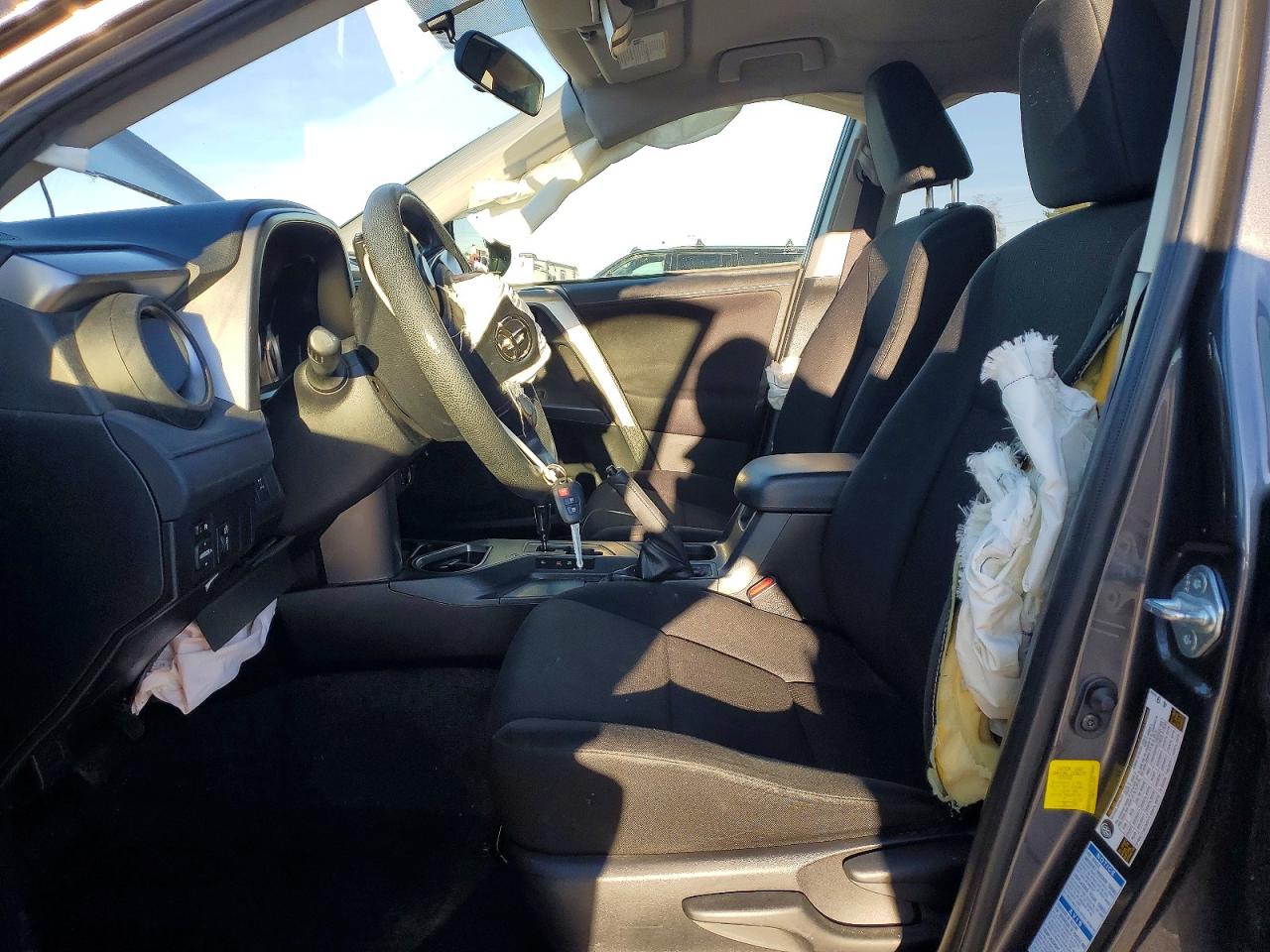 2016 TOYOTA RAV4 LE photo 7