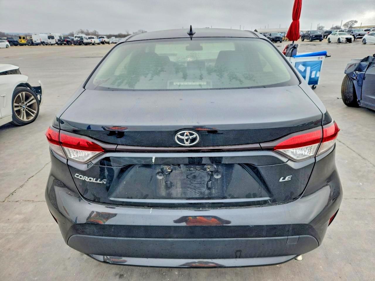 2020 TOYOTA COROLLA LE photo 6