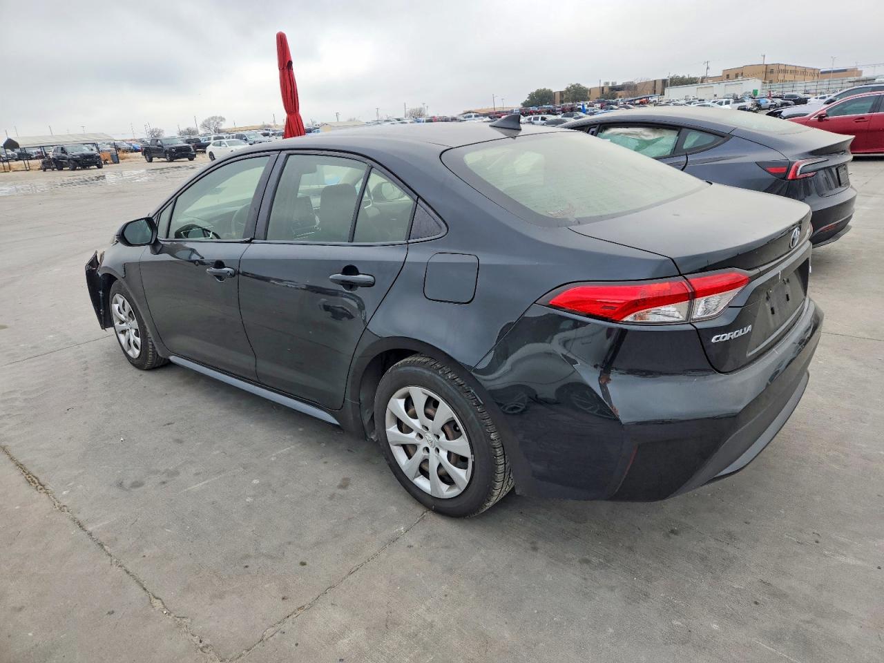 2020 TOYOTA COROLLA LE photo 2