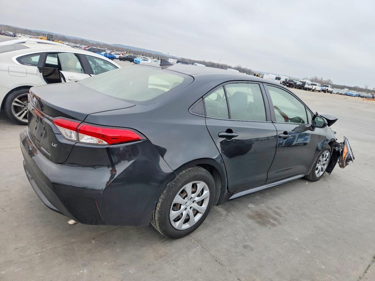 2020 TOYOTA COROLLA LE photo 3