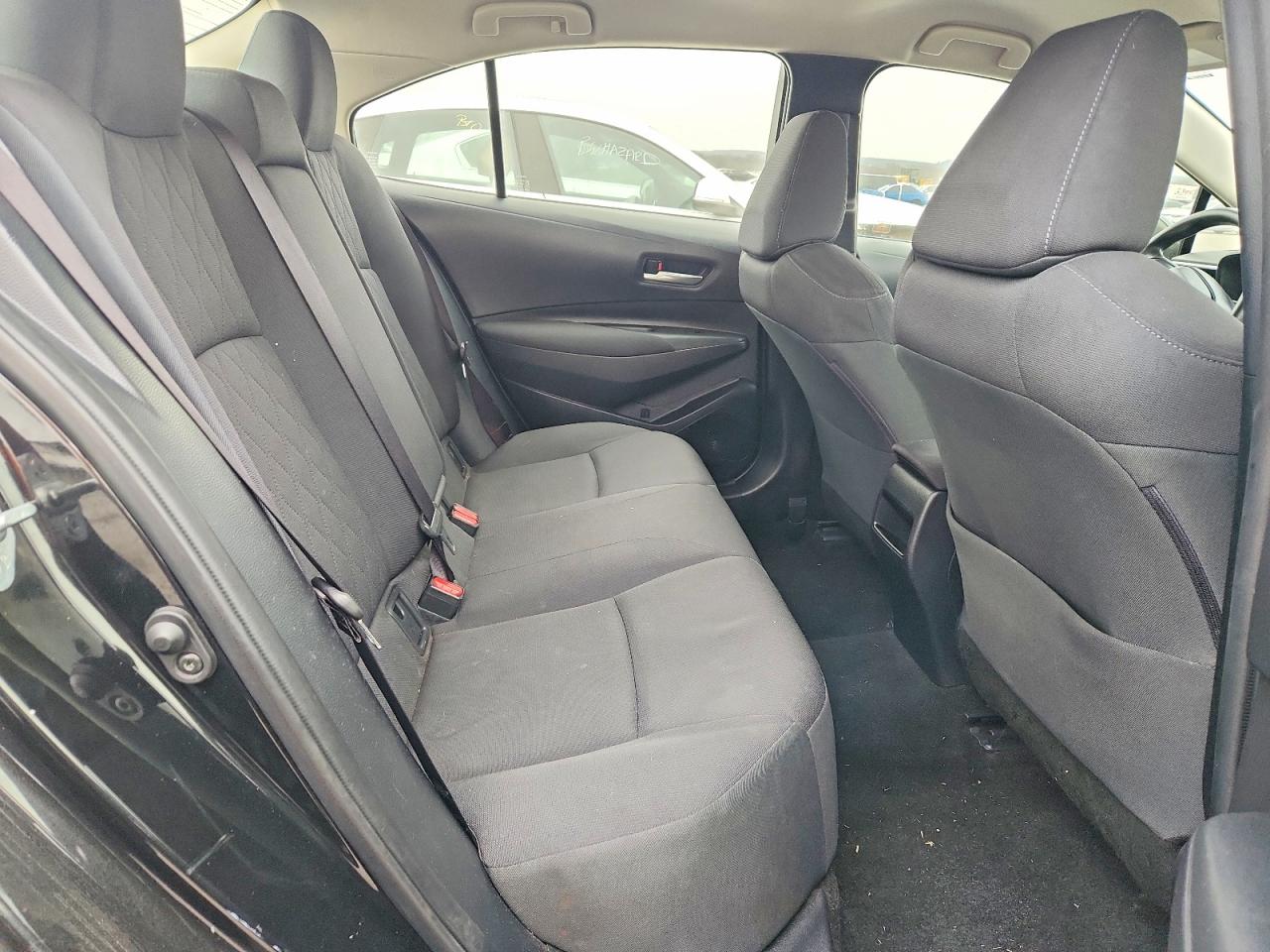 2020 TOYOTA COROLLA LE photo 10