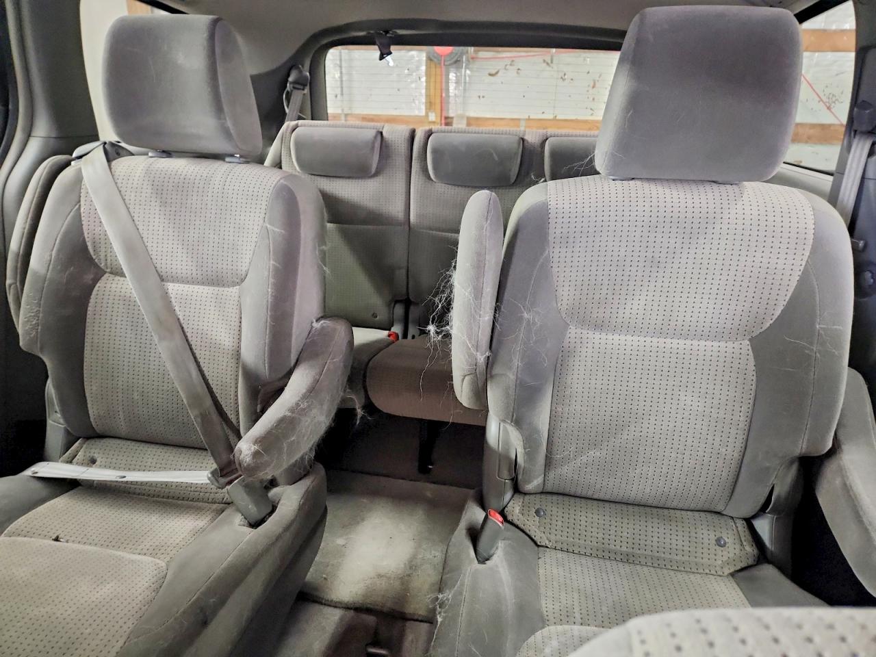 2009 TOYOTA SIENNA CE photo 10