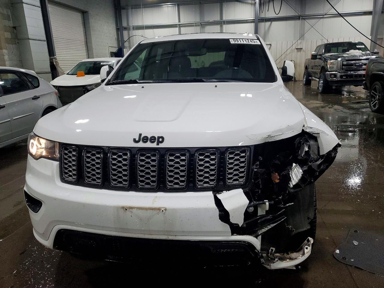 2018 JEEP GRAND CHEROKEE LAREDO photo 5