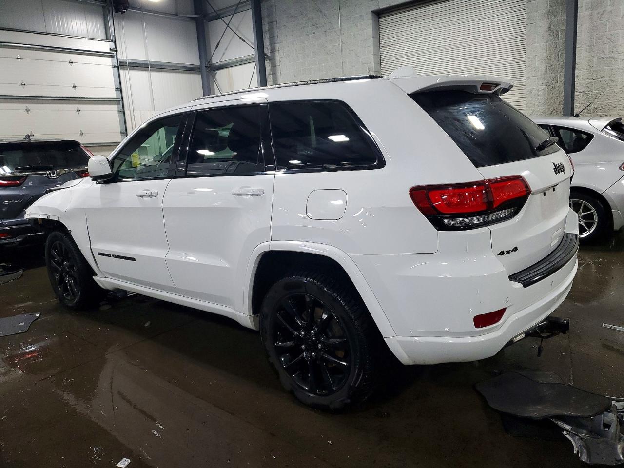 2018 JEEP GRAND CHEROKEE LAREDO photo 2