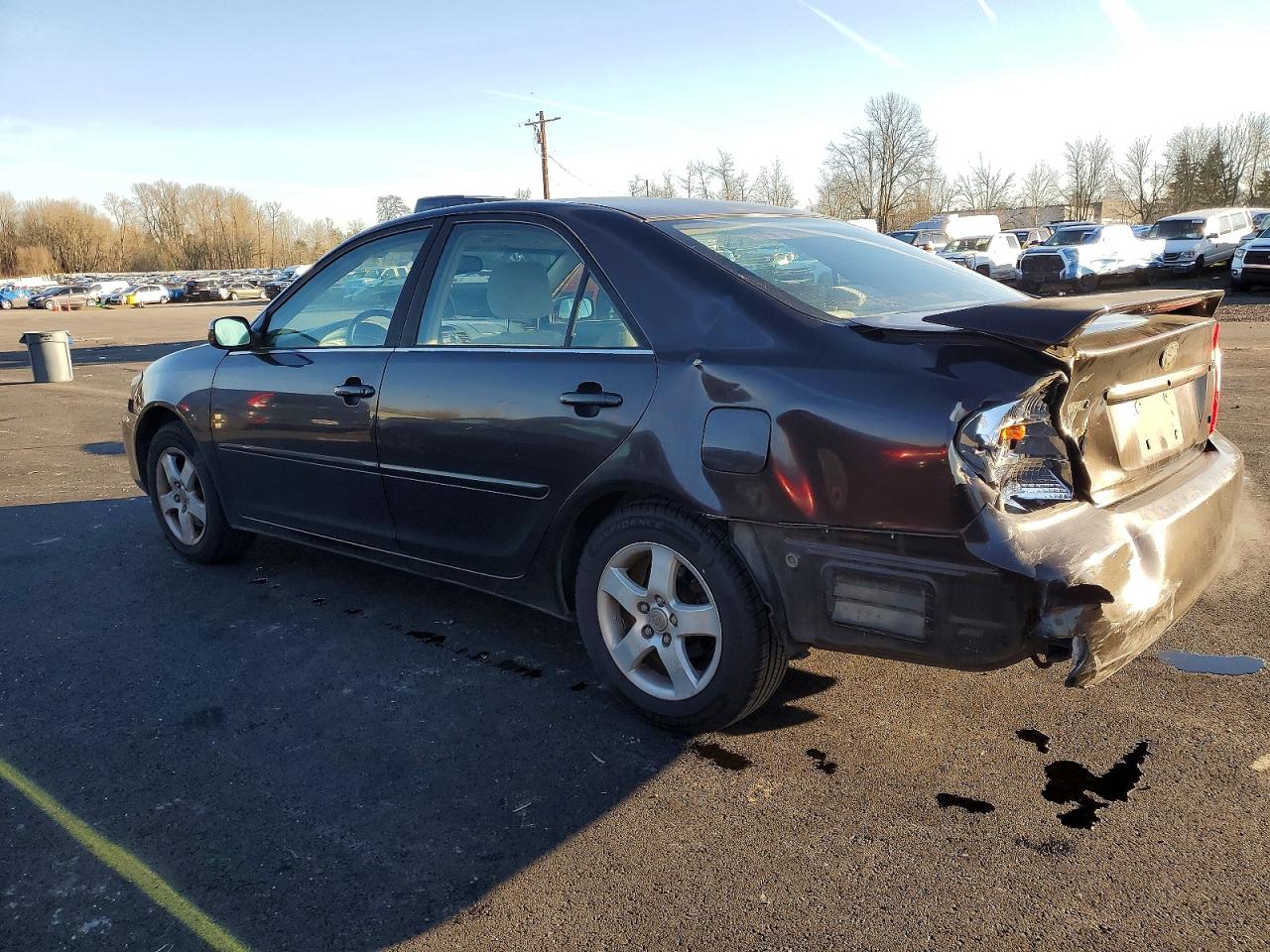 2003 TOYOTA CAMRY LE photo 2