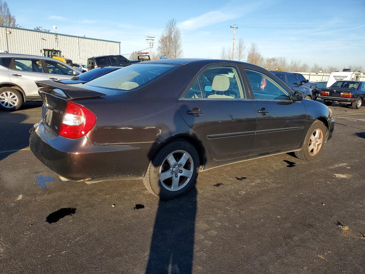 2003 TOYOTA CAMRY LE photo 3