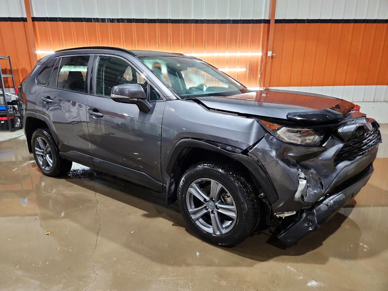 2019 TOYOTA RAV4 XLE photo 4