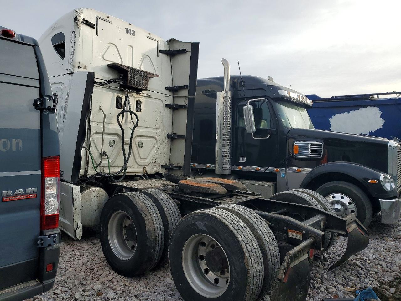 2016 FREIGHTLINER CASCADIA 125 photo 3