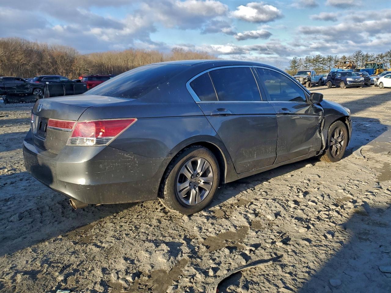 2011 HONDA ACCORD LXP photo 3