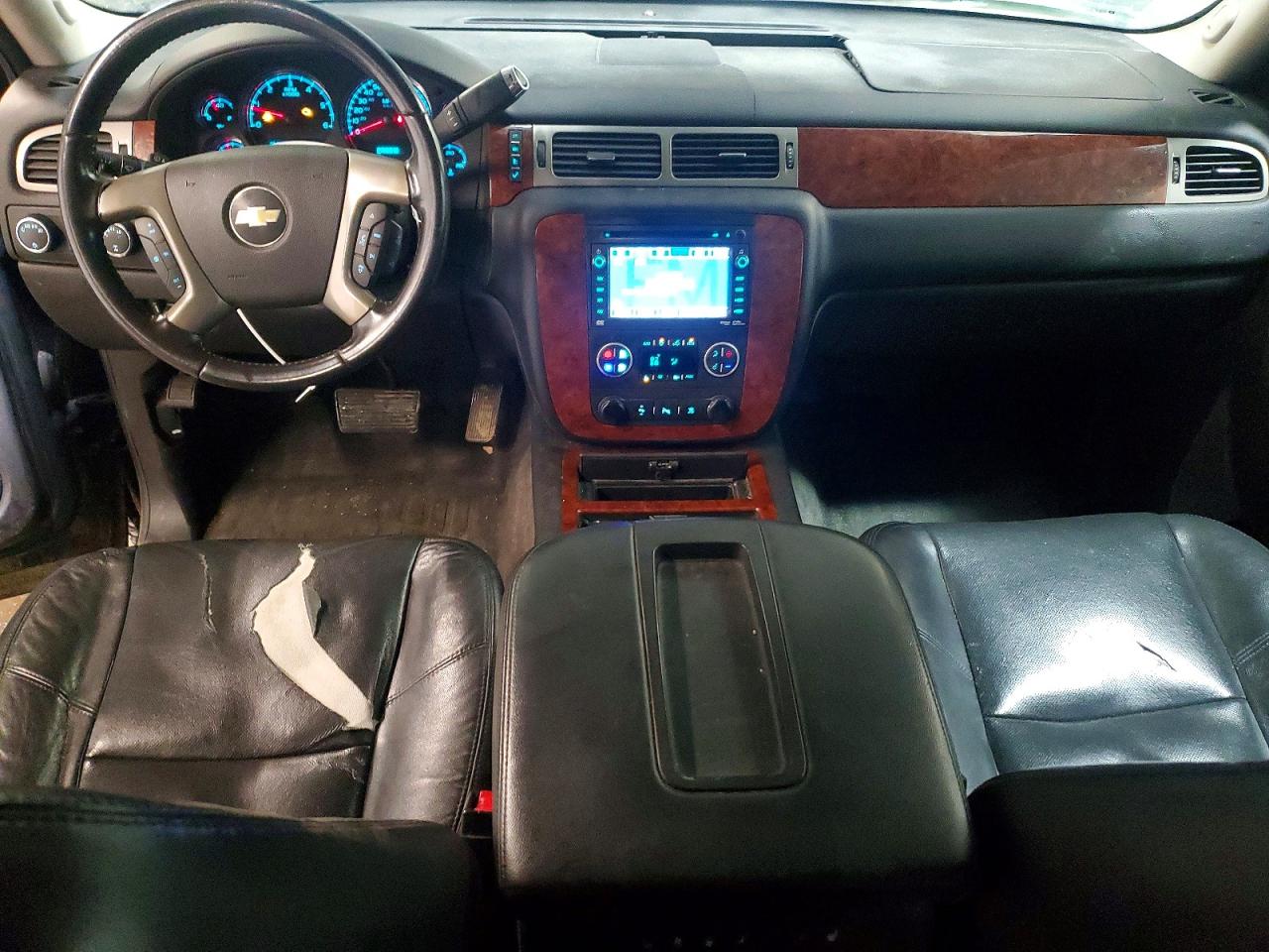 2010 CHEVROLET SUBURBAN K1500 LTZ photo 8