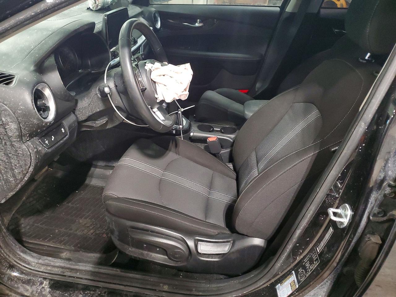2023 KIA FORTE EX photo 7