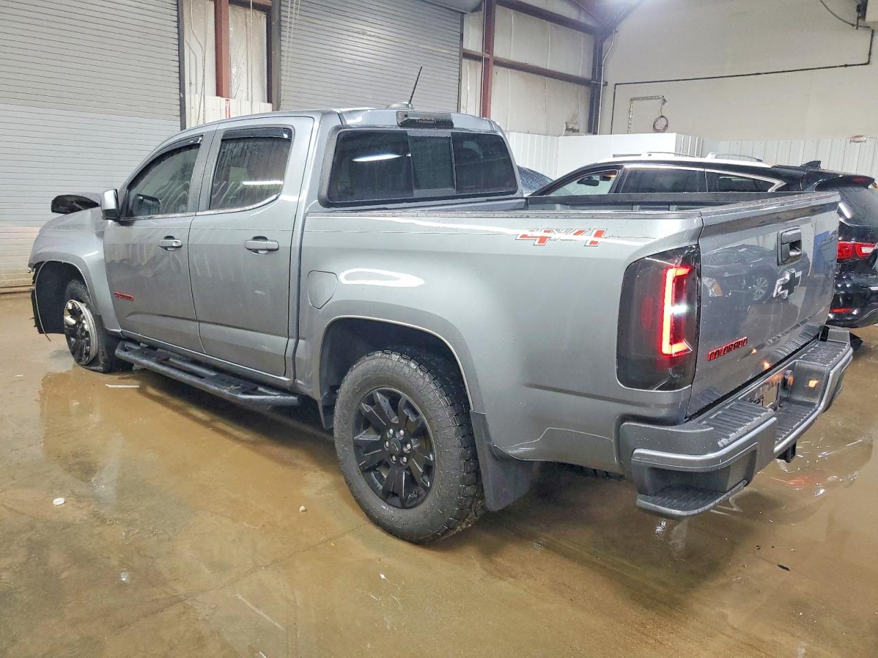 2018 CHEVROLET COLORADO LT photo 2