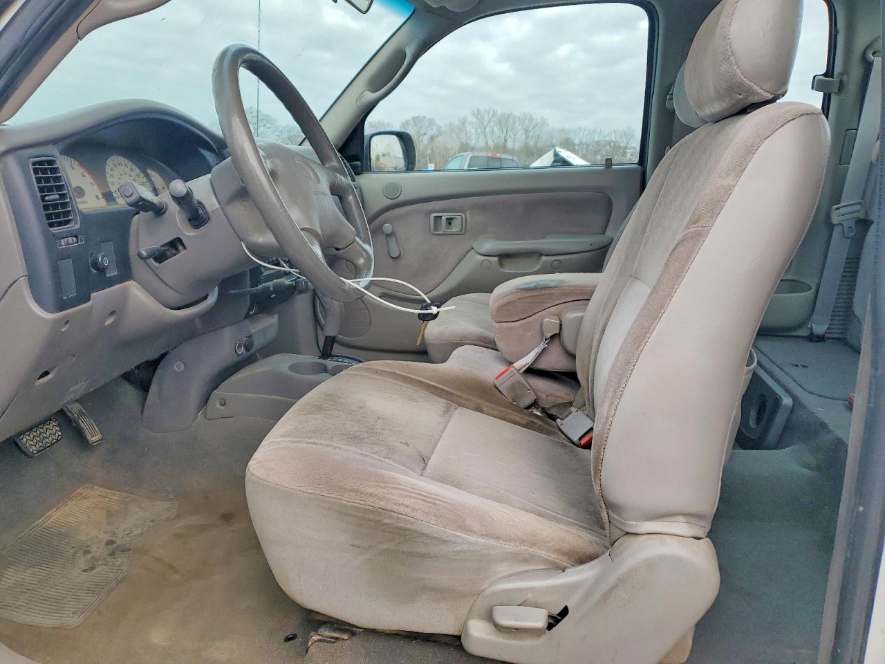 2004 TOYOTA TACOMA XTRACAB photo 13