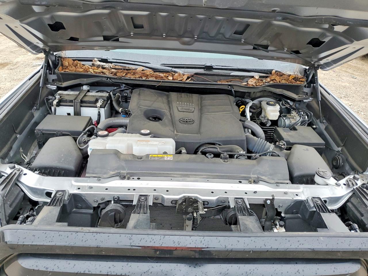 2024 TOYOTA TUNDRA CREWMAX SR photo 11