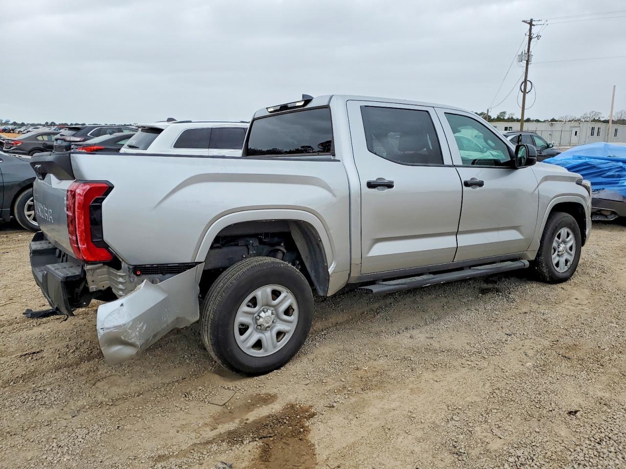 2024 TOYOTA TUNDRA CREWMAX SR photo 3