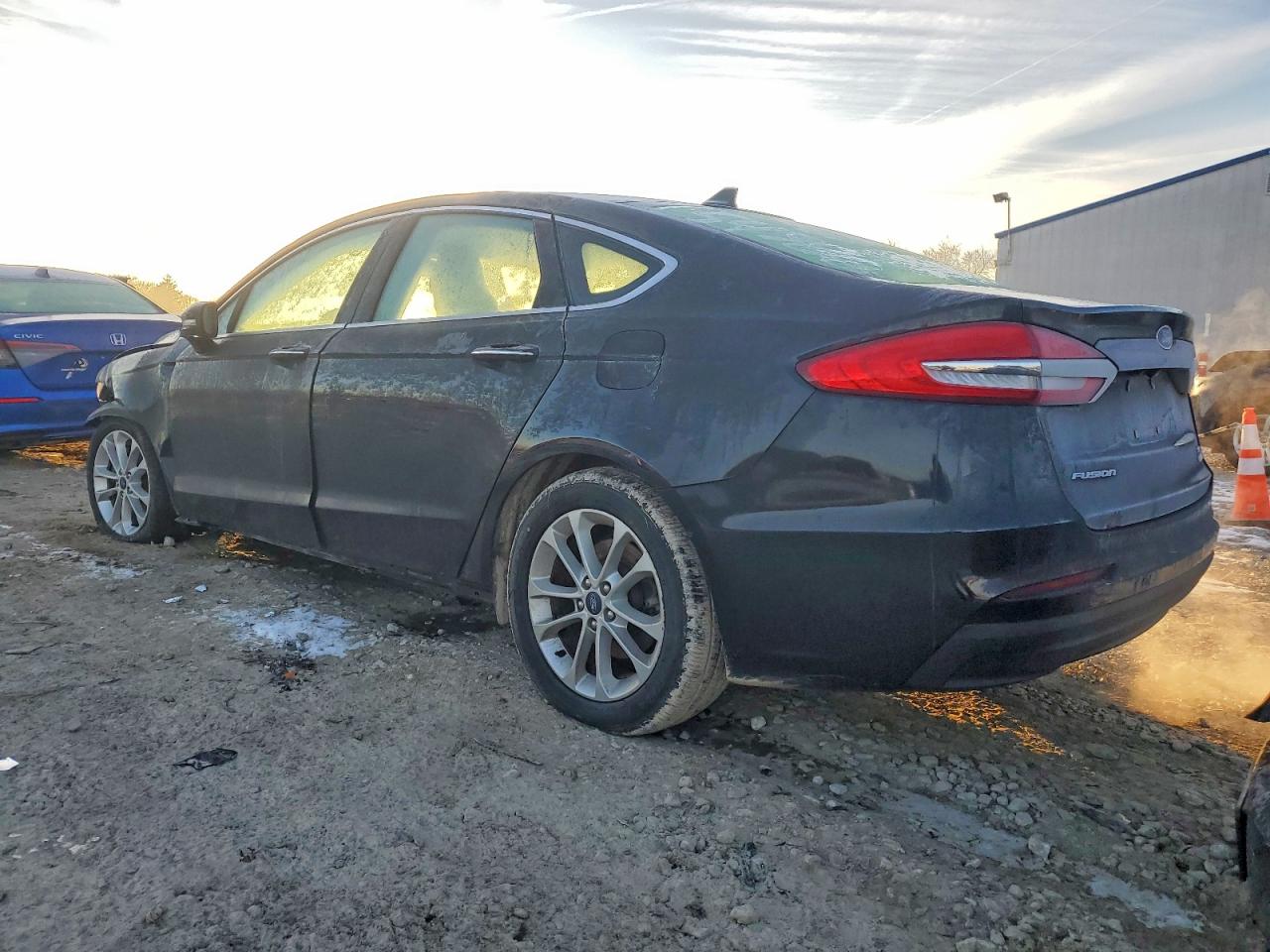 2019 FORD FUSION SEL photo 2