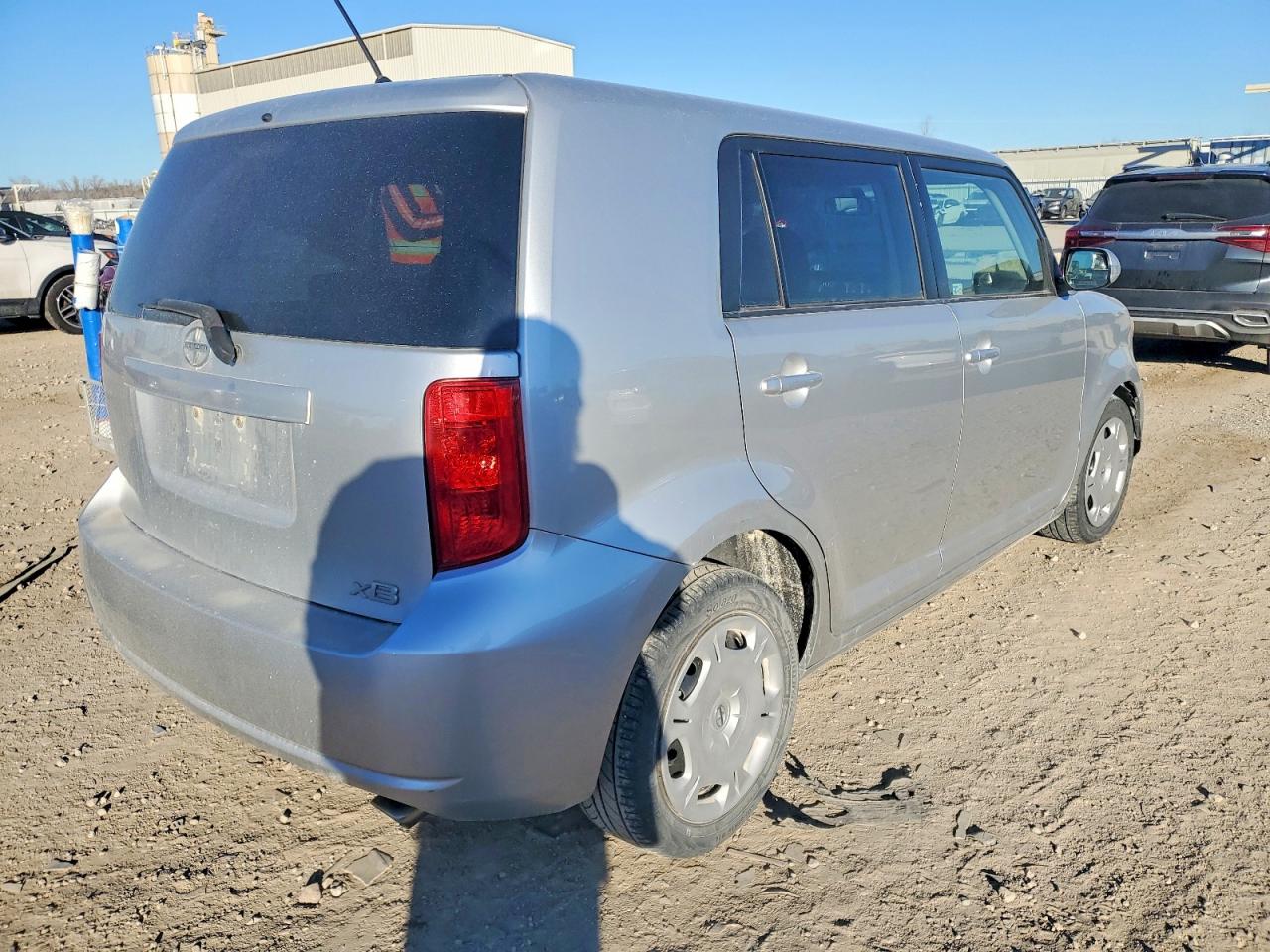 2009 TOYOTA SCION XB photo 3