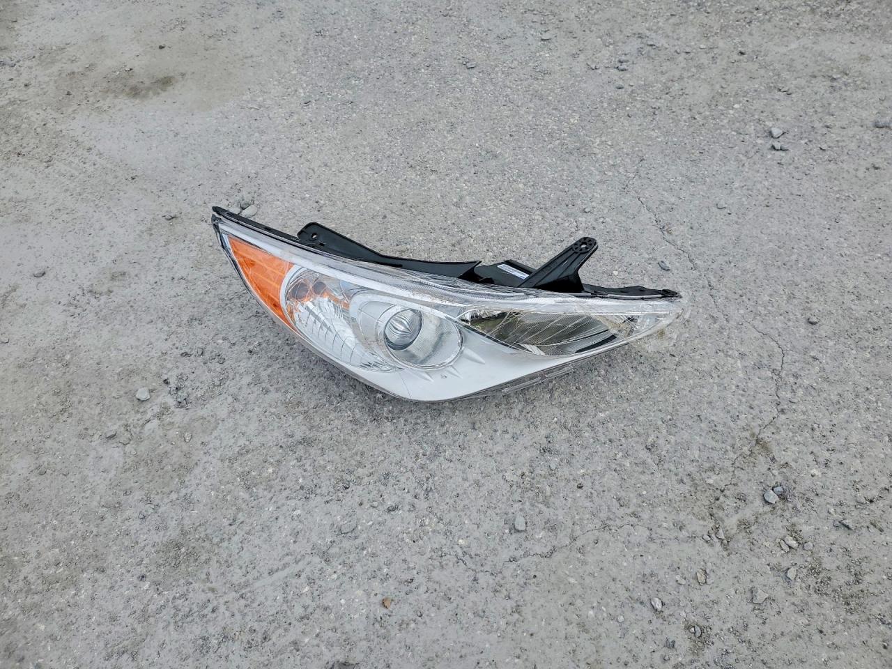2012 HYUNDAI SONATA GLS photo 12