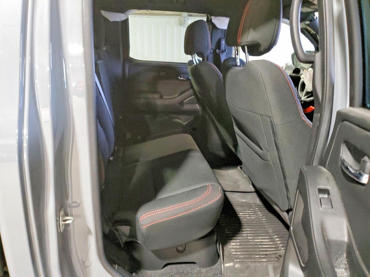 2024 NISSAN FRONTIER S photo 10