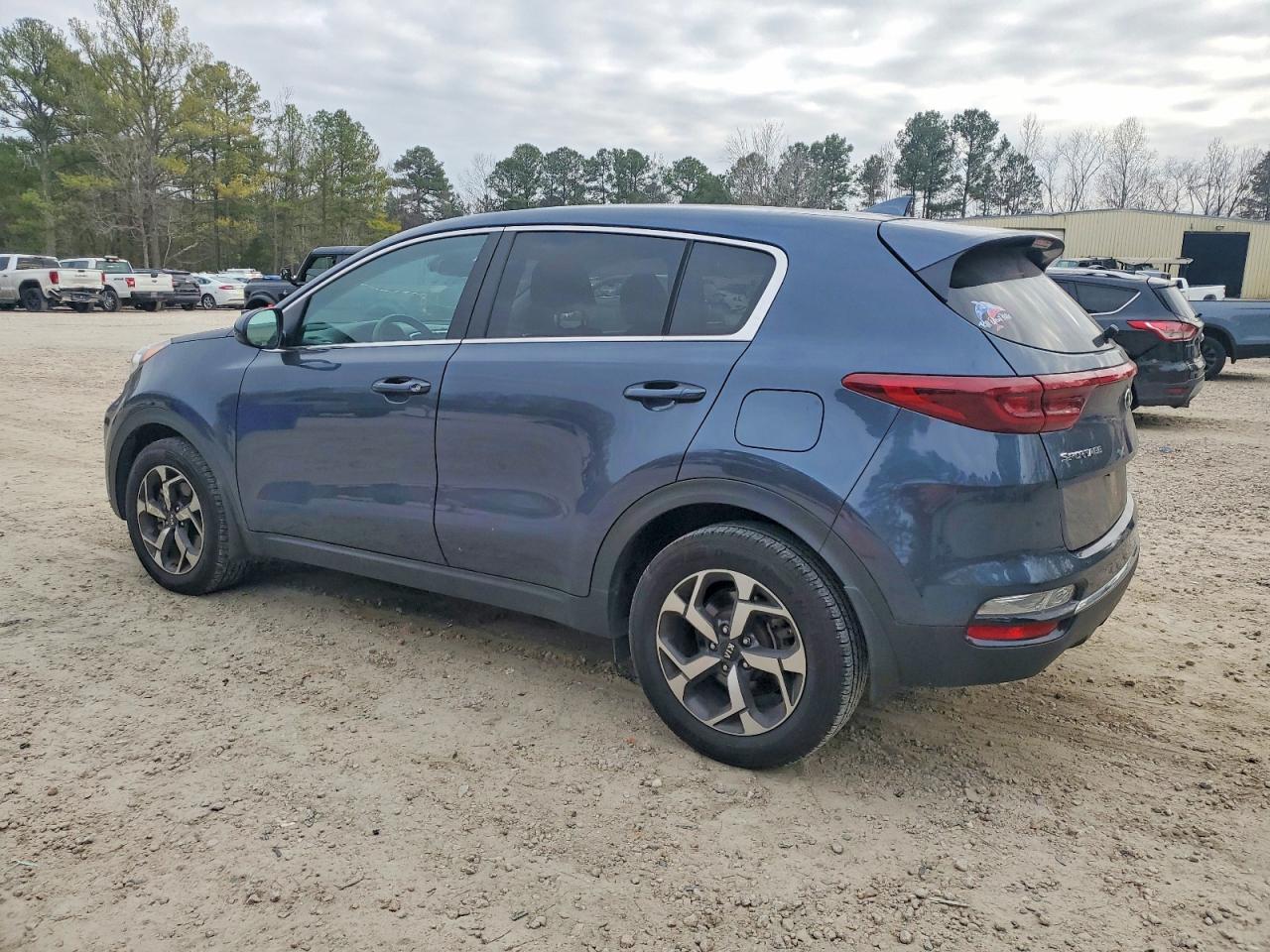 2021 KIA SPORTAGE LX photo 3