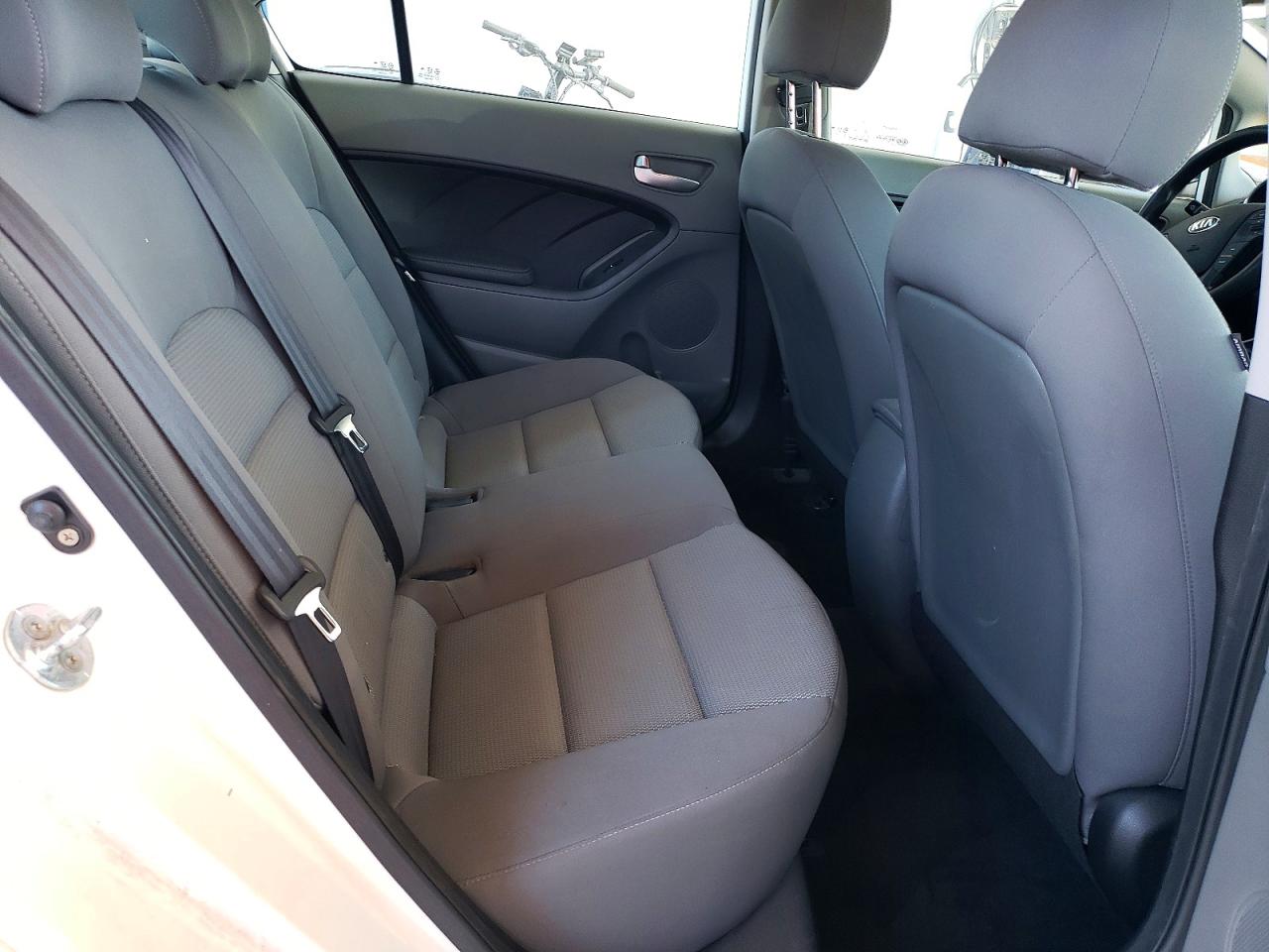 2017 KIA FORTE LX photo 10
