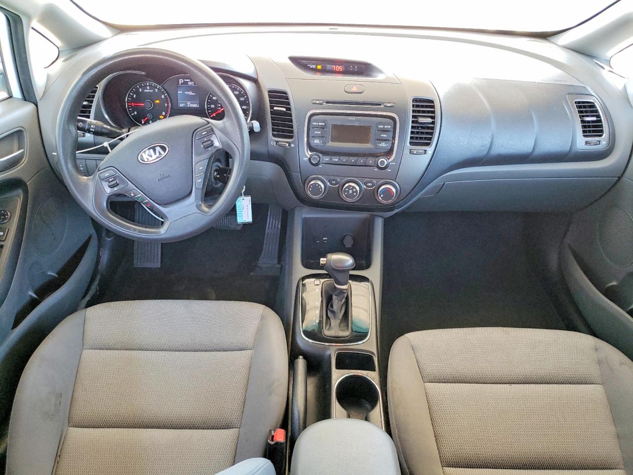 2017 KIA FORTE LX photo 8