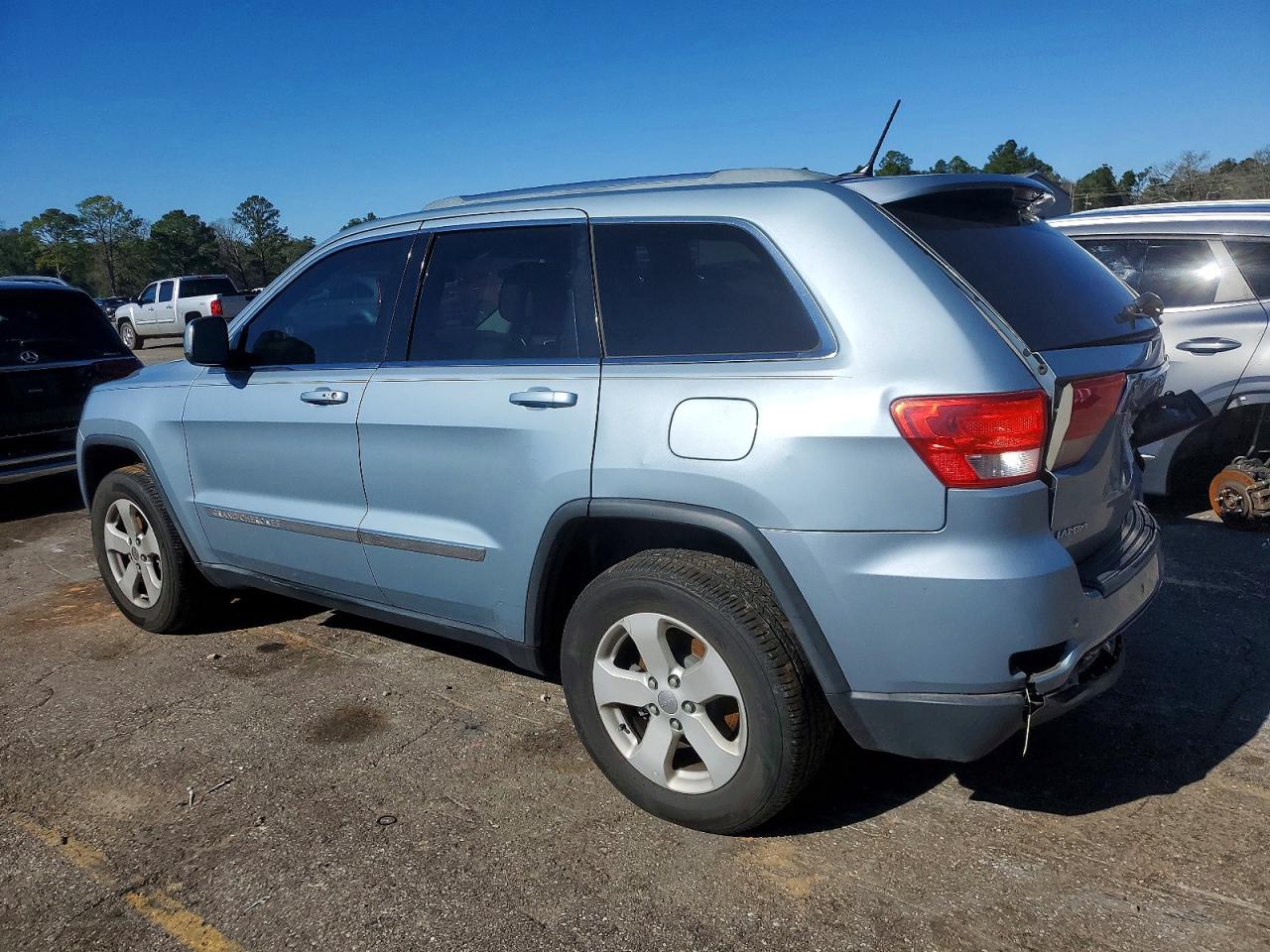 2012 JEEP GRAND CHEROKEE LAREDO photo 3