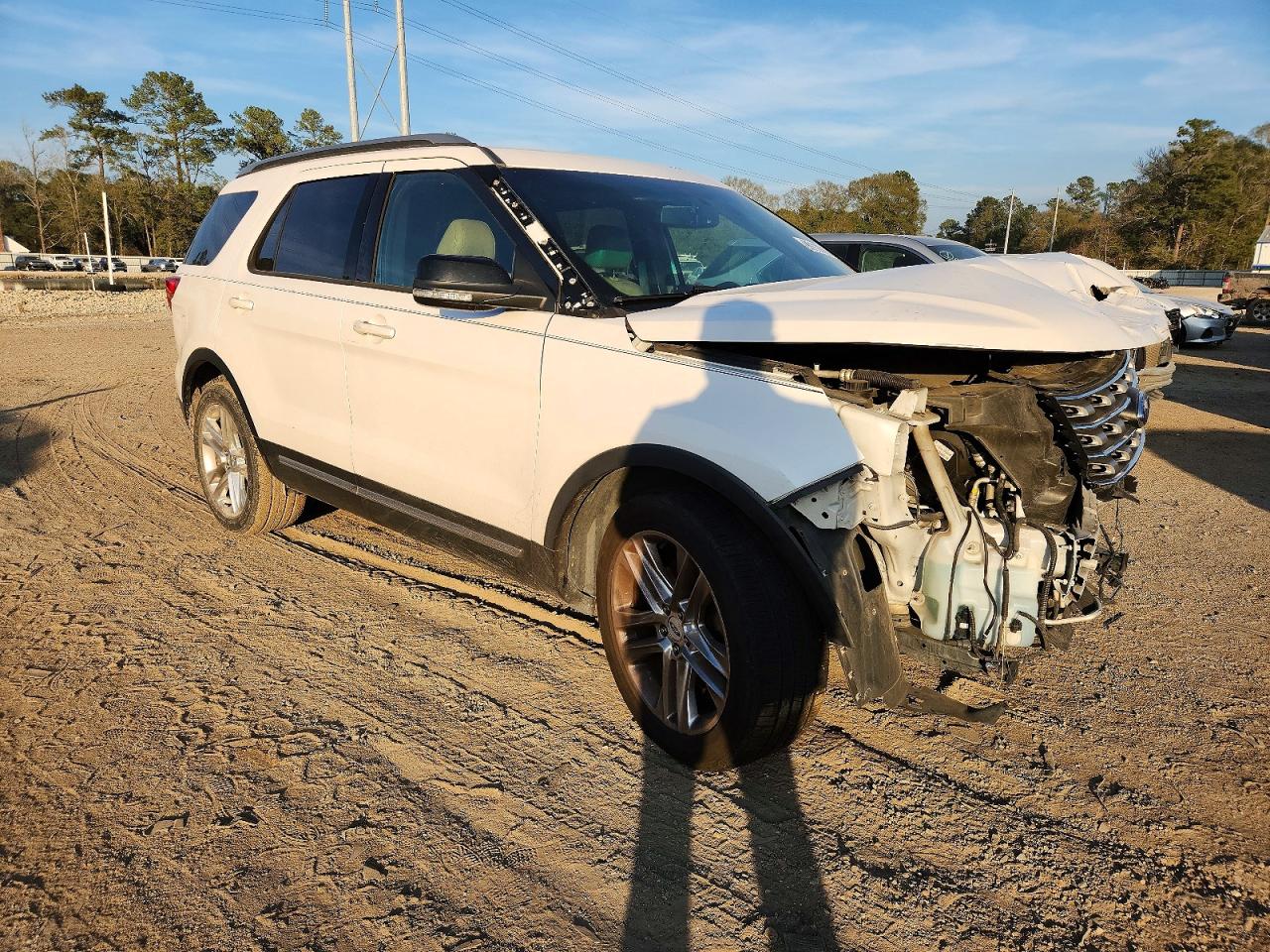 2016 FORD EXPLORER XLT photo 4