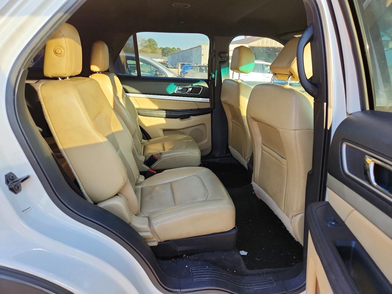 2016 FORD EXPLORER XLT photo 11