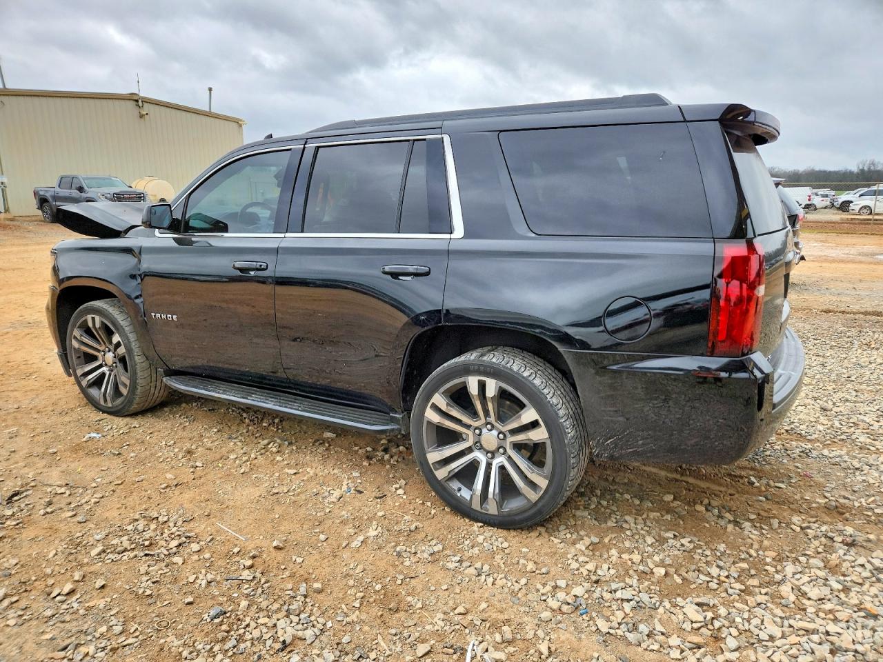 2015 CHEVROLET TAHOE K1500 LT photo 2