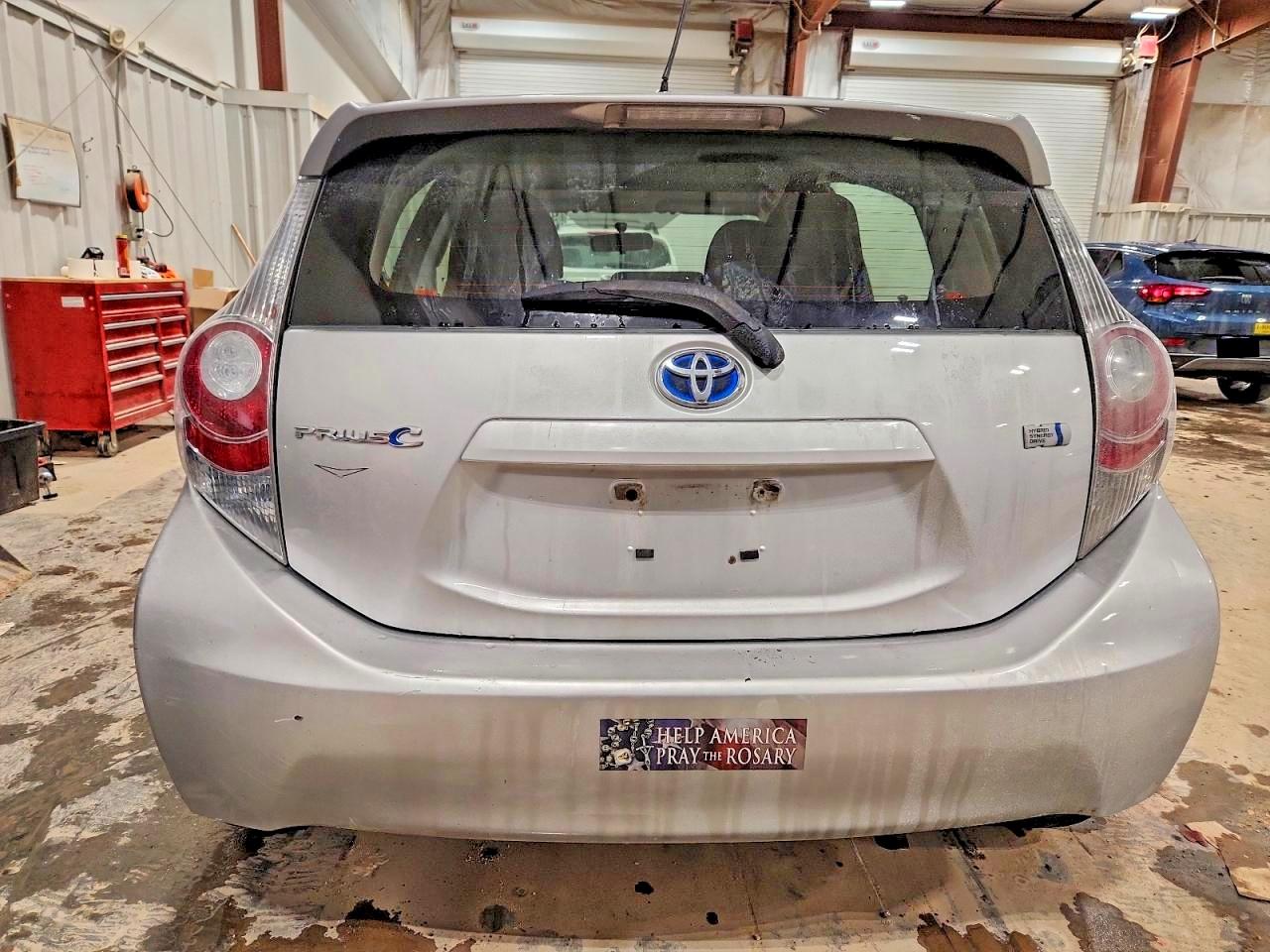 2013 TOYOTA PRIUS C photo 6