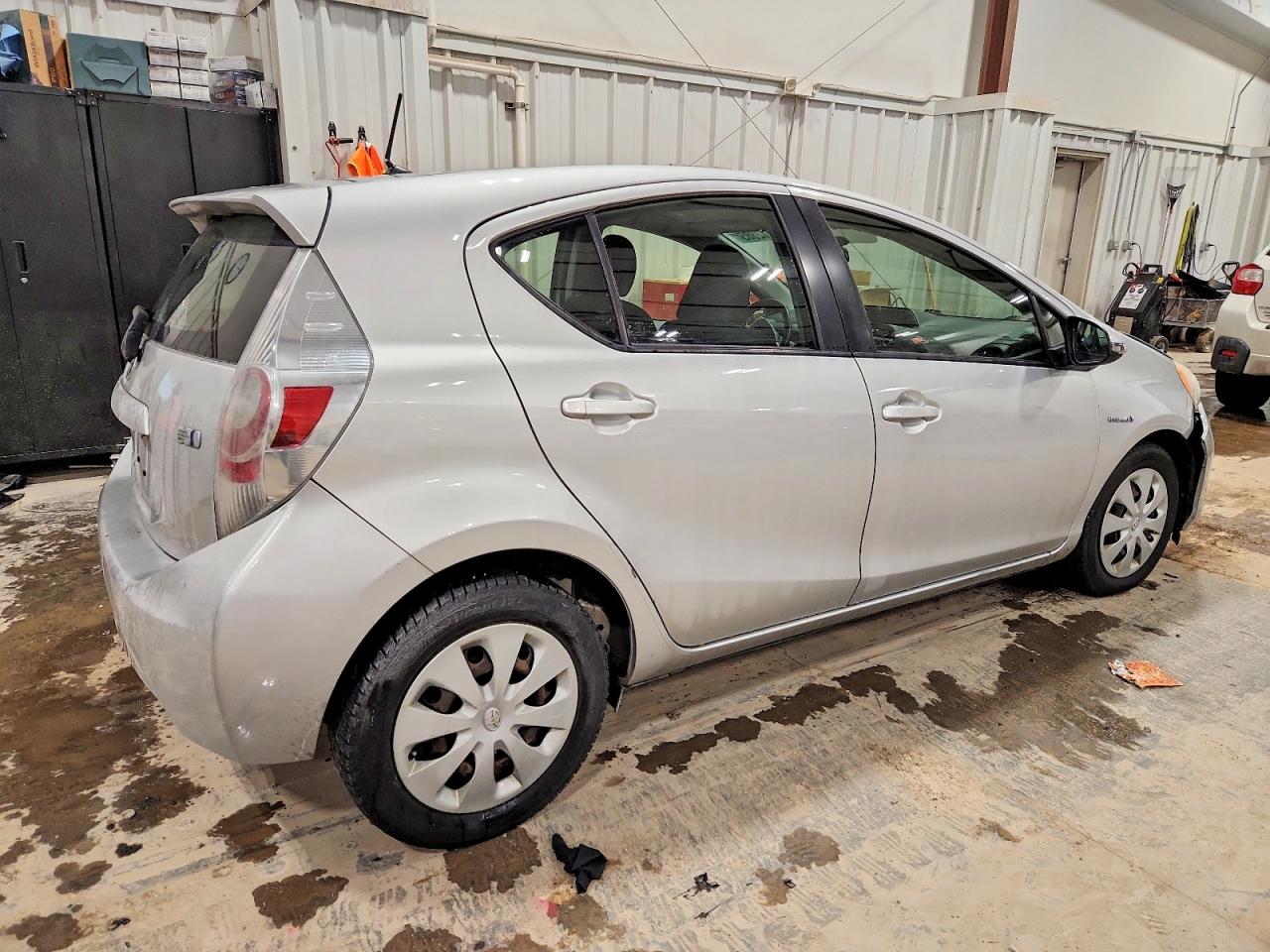 2013 TOYOTA PRIUS C photo 3