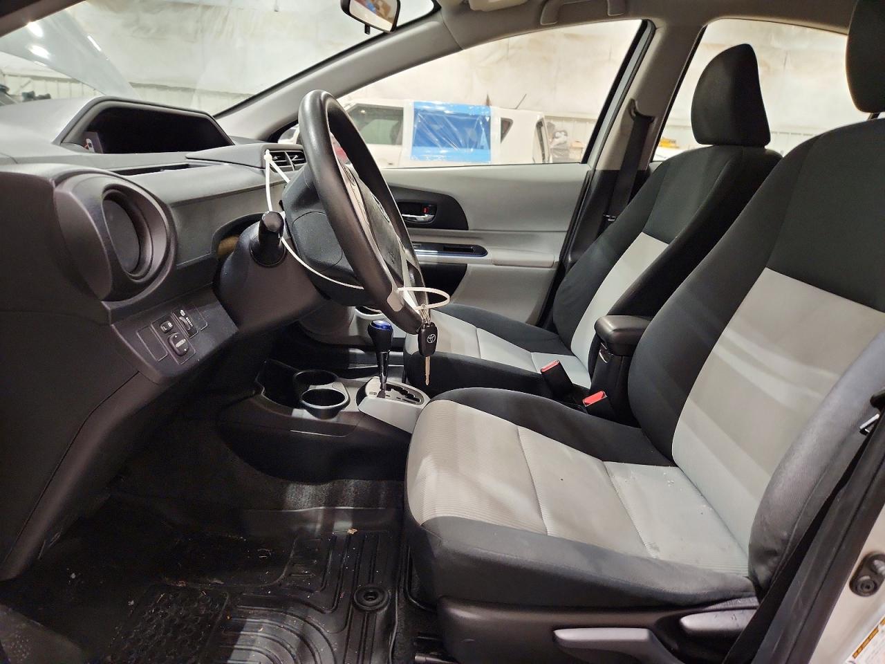 2013 TOYOTA PRIUS C photo 7