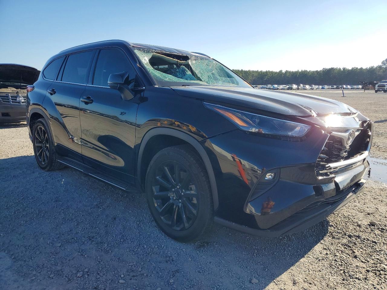 2022 TOYOTA HIGHLANDER XLE photo 4