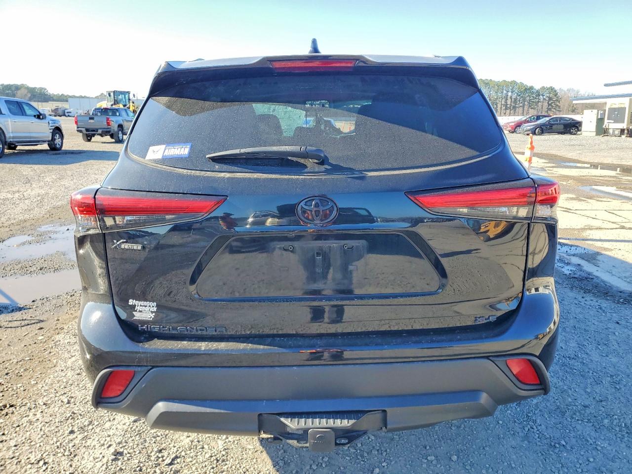 2022 TOYOTA HIGHLANDER XLE photo 6