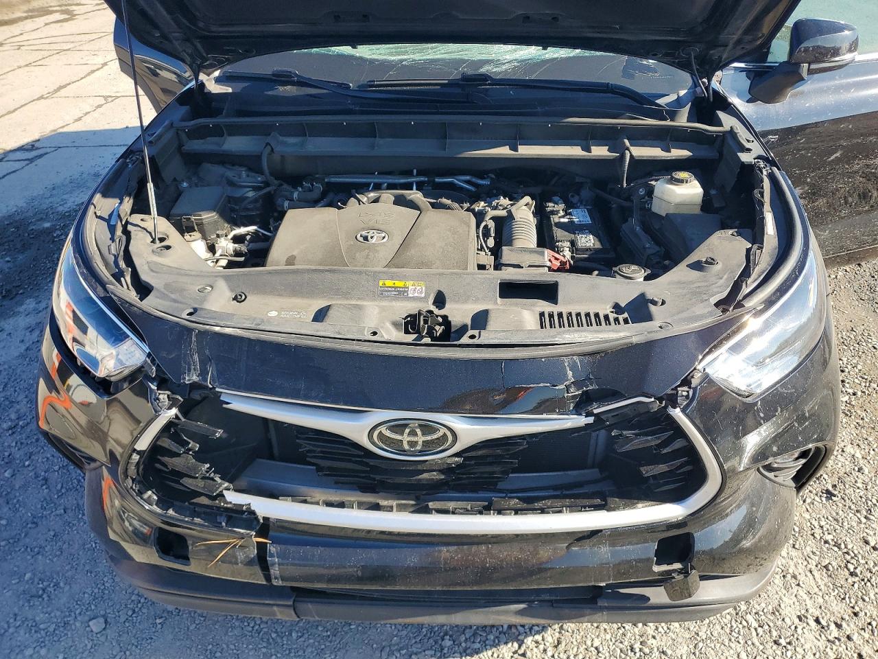2022 TOYOTA HIGHLANDER XLE photo 12