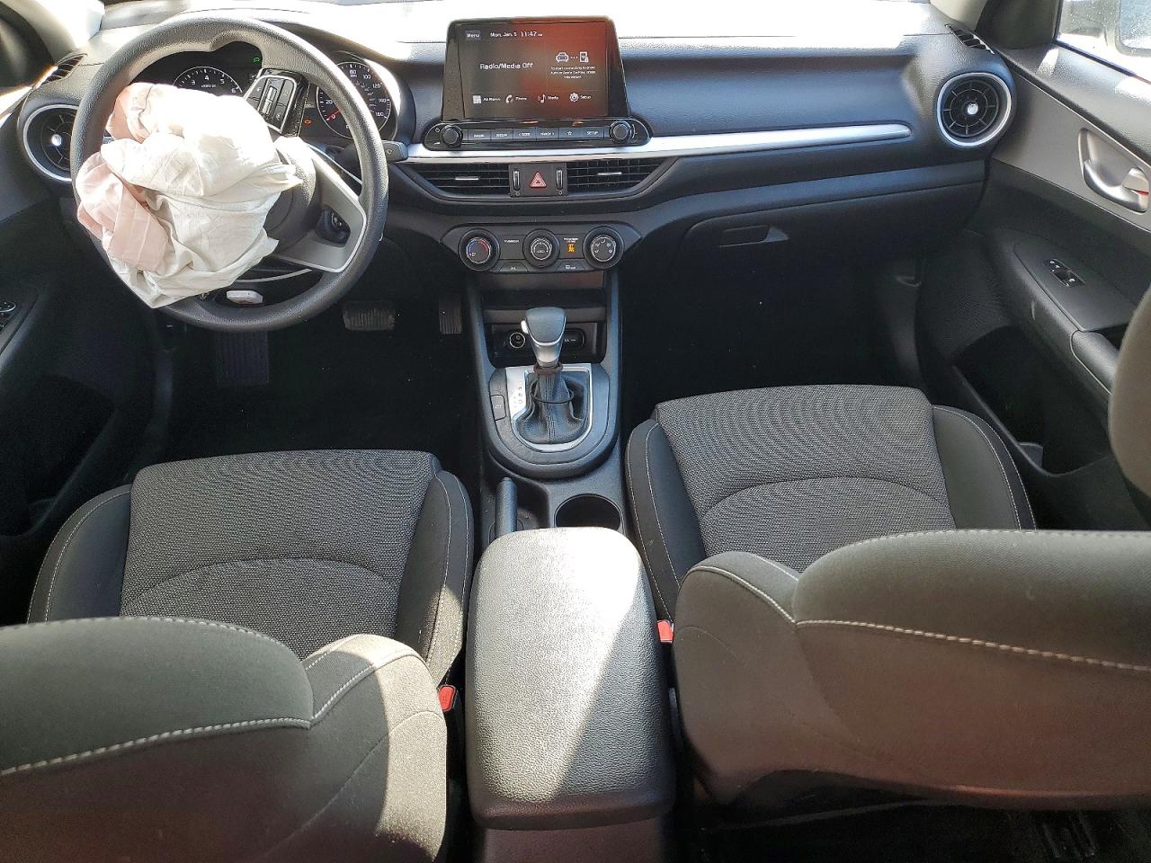 2023 KIA FORTE LXS photo 8