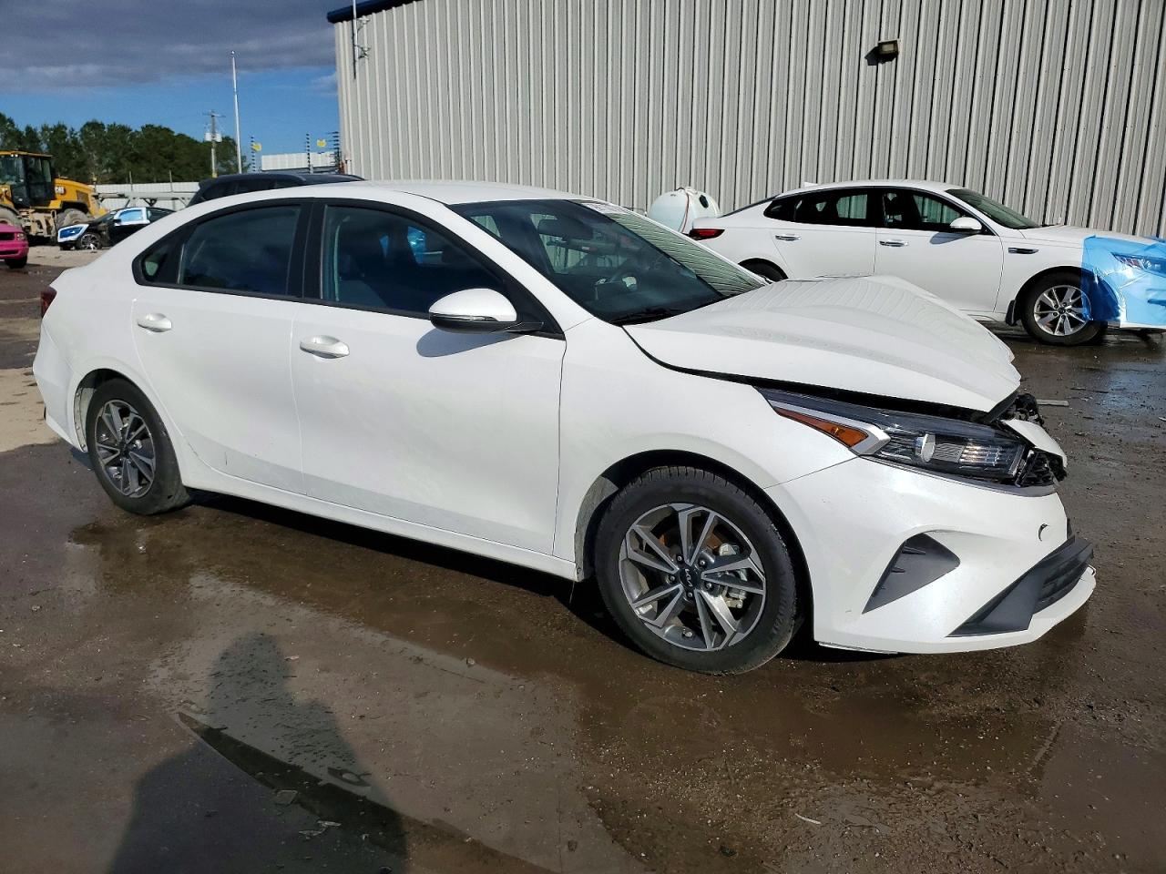 2023 KIA FORTE LXS photo 4