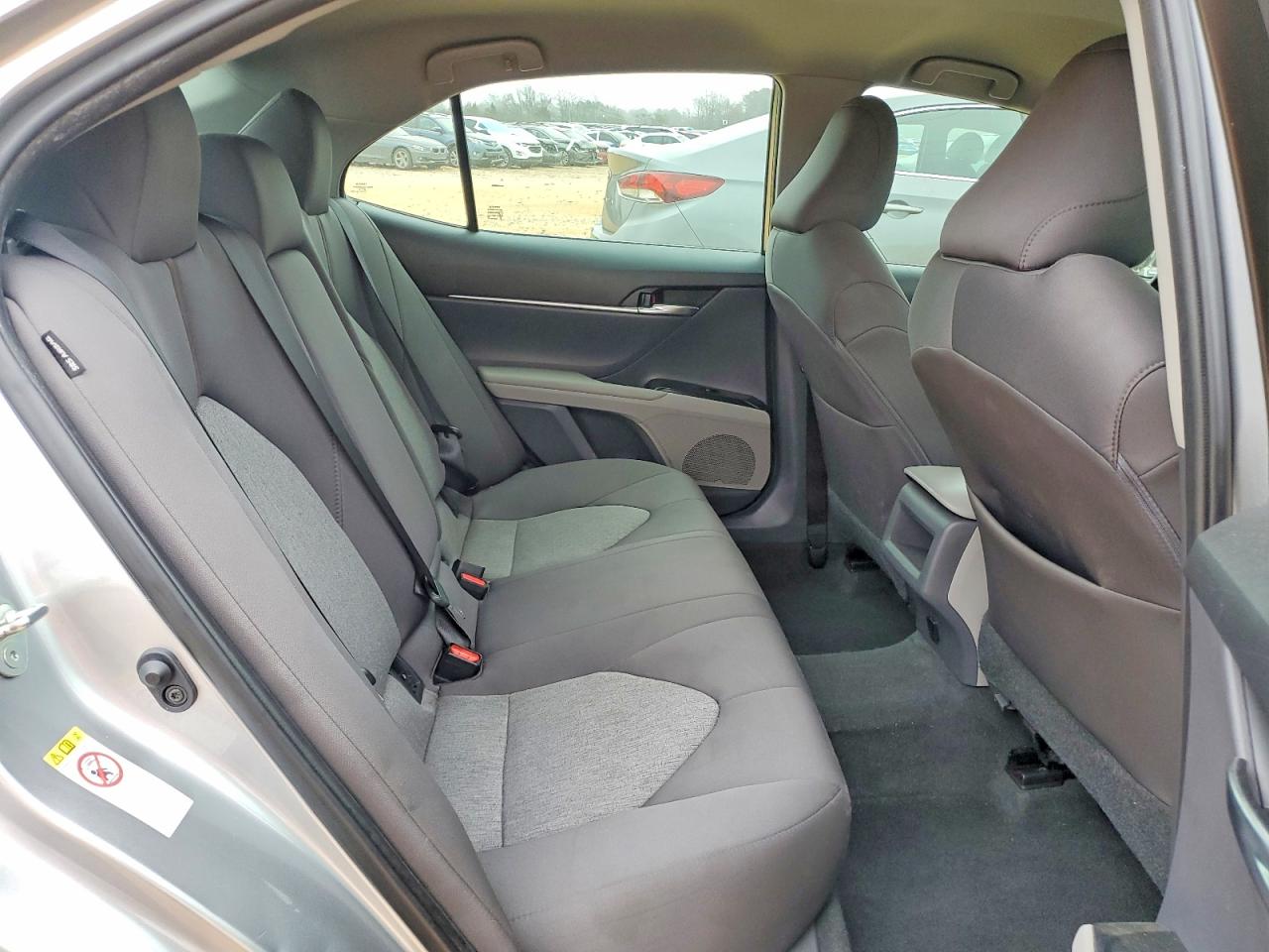 2018 TOYOTA CAMRY L photo 10