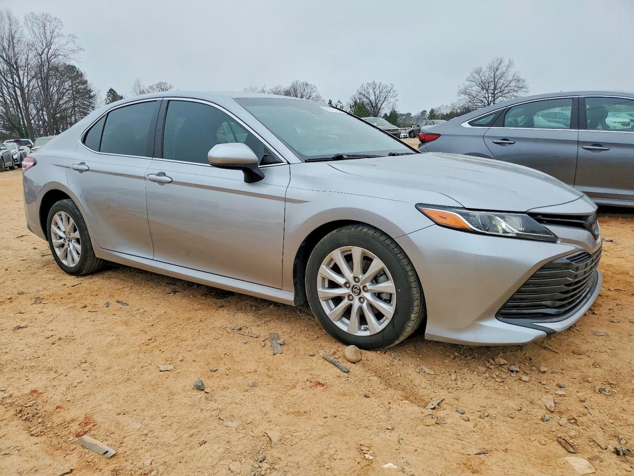 2018 TOYOTA CAMRY L photo 4