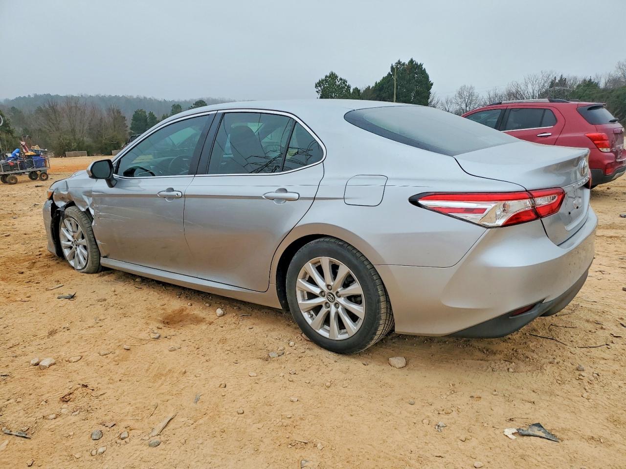 2018 TOYOTA CAMRY L photo 2