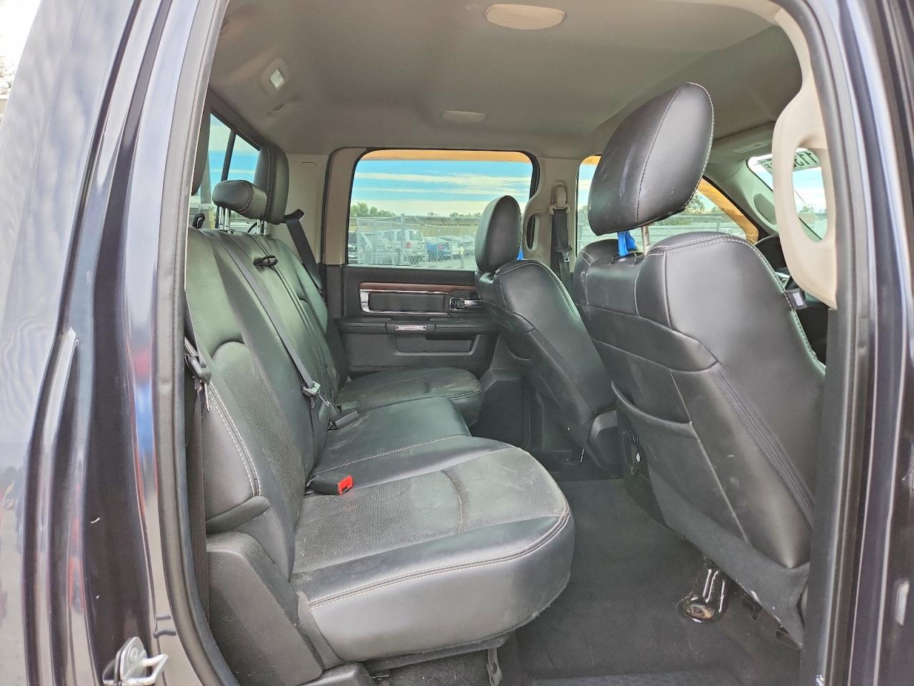 2016 RAM 1500 LARAMIE photo 19