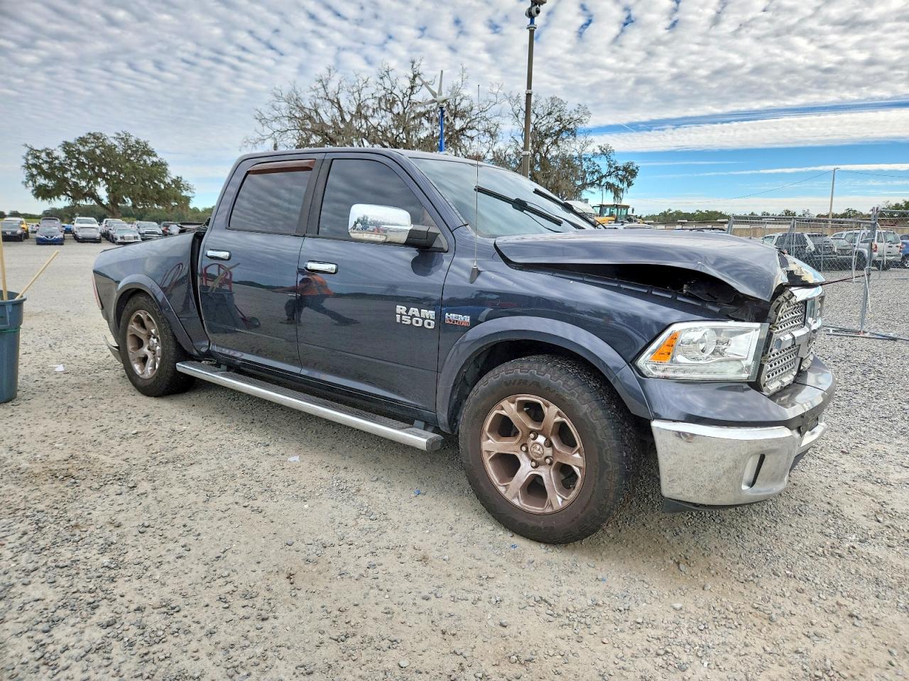 2016 RAM 1500 LARAMIE photo 7