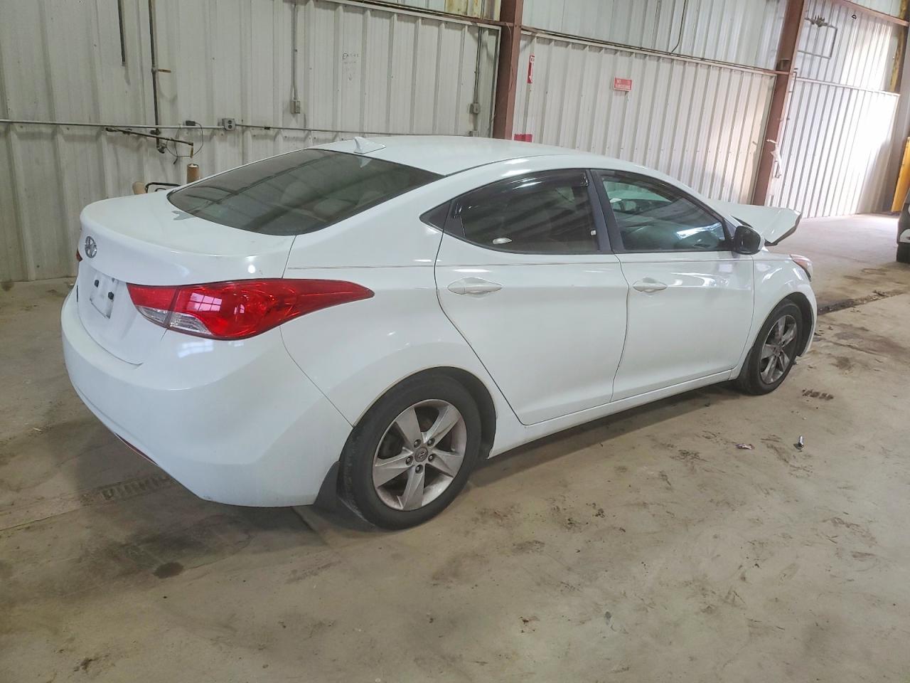 2013 HYUNDAI ELANTRA GLS photo 3