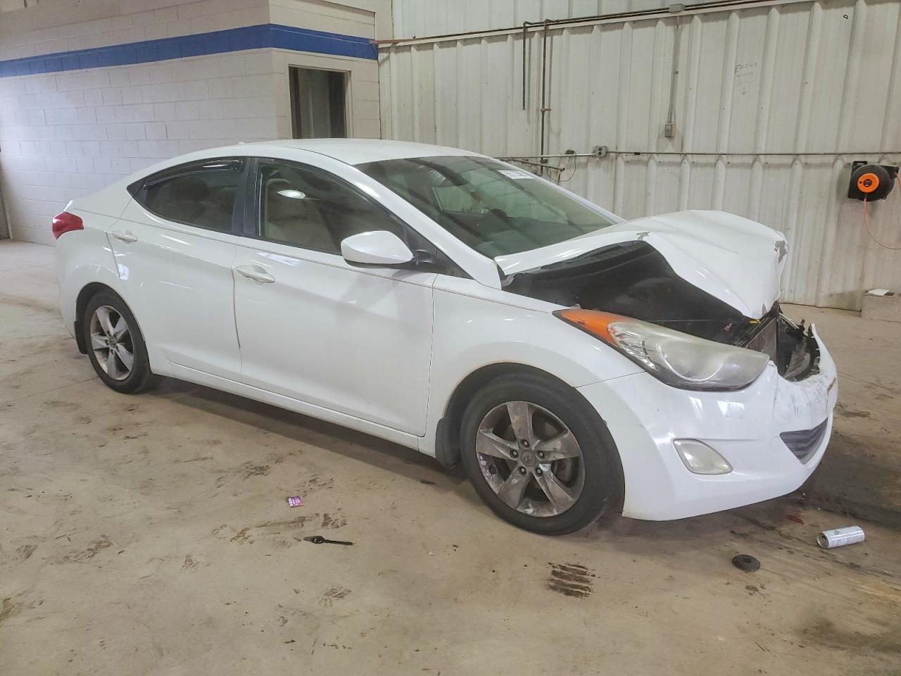 2013 HYUNDAI ELANTRA GLS photo 4